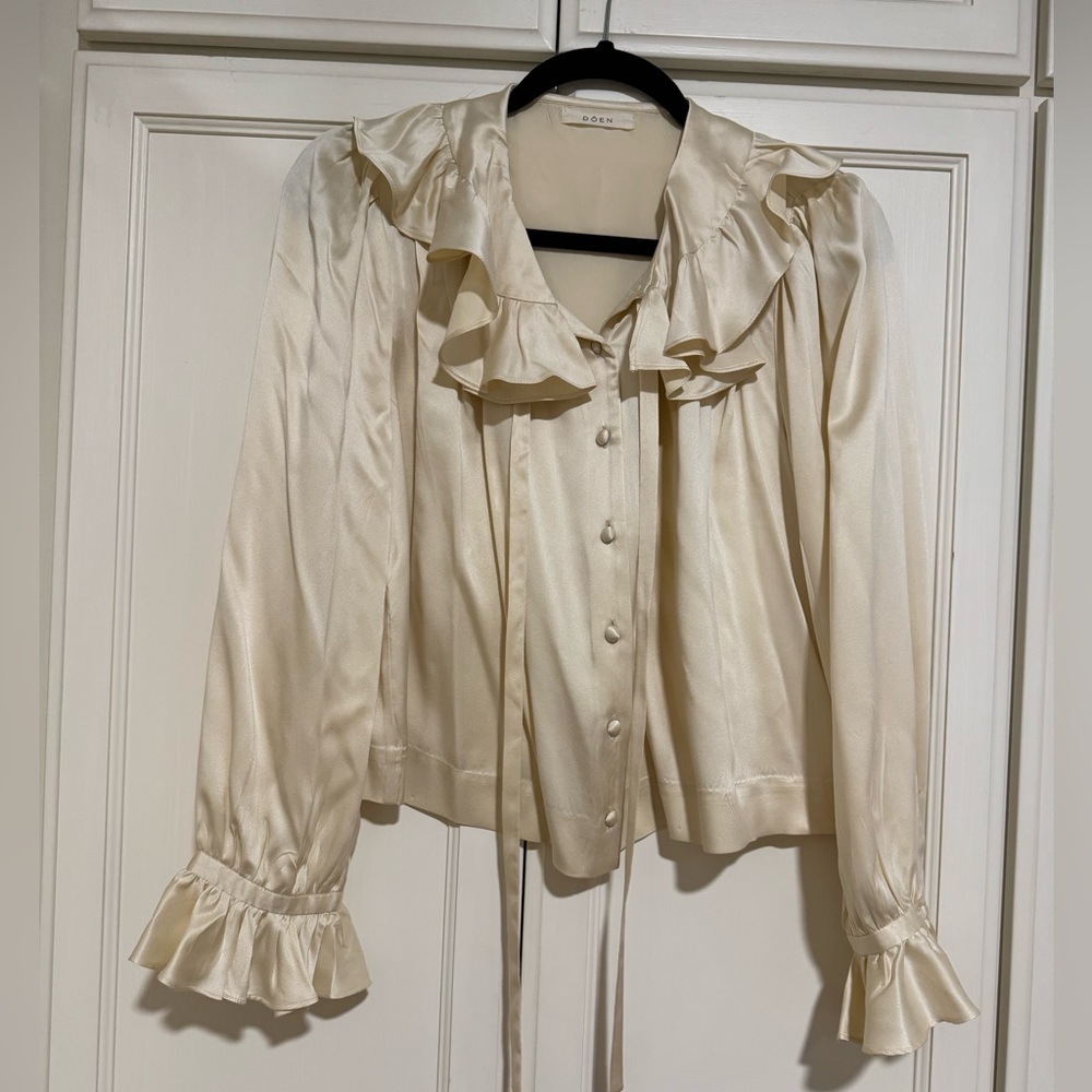 Doen Cream Ruffled Silk Button-Down Blouse - Picture 3 of 10